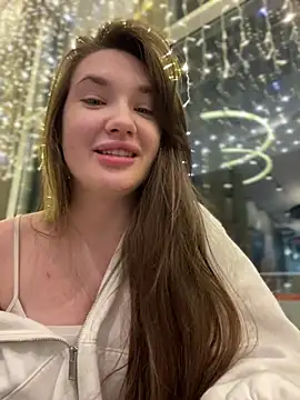 Holly Molii online show from 01.10.25