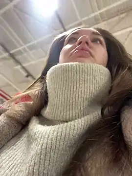 Holly Molii online show from 01.19.25