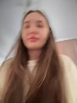 Holly Molii online show from 03.20.25