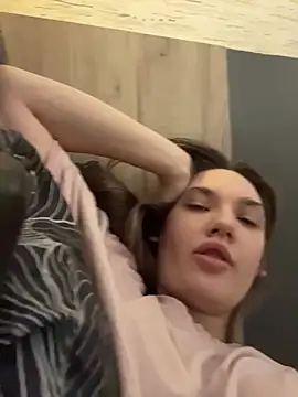 Holly Molii online show from 05.01.26