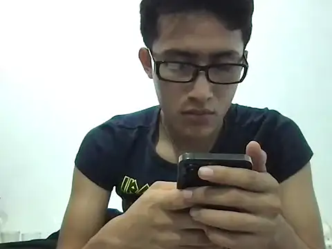 Akaerizz online show from 12.14.25