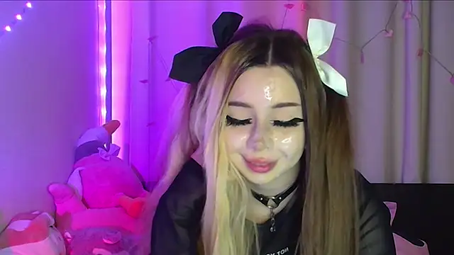 Snapshot of suemeow chatting on 03.02.25 suemeow online show from 03.02.25