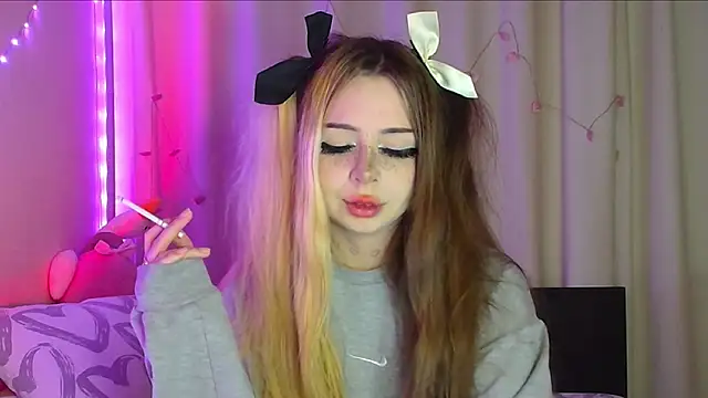 Snapshot of suemeow chatting on 03.14.25 suemeow online show from 03.14.25