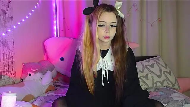 Snapshot of suemeow chatting on 03.15.25 suemeow online show from 03.15.25