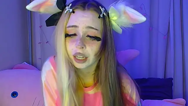 Snapshot of suemeow chatting on 11.09.25 suemeow online show from 11.09.25