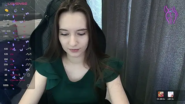 Alice Weiss online show from 07.25.26