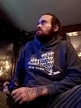 Snapshot of RobStrokes215 chatting on 01.28.25 RobStrokes215 online show from 01.28.25