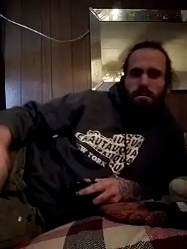 Snapshot of RobStrokes215 chatting on 01.28.25 RobStrokes215 online show from 01.28.25