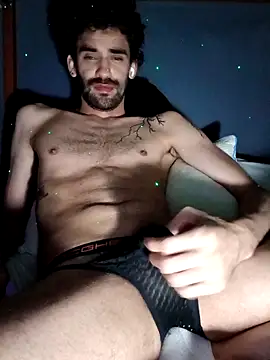 Snapshot of johngil0995 chatting on 10.01.25 johngil0995 online show from 10.01.25