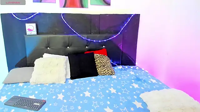 Snapshot of im_angels77 chatting on 02.11.25 im angels77 online show from 02.11.25