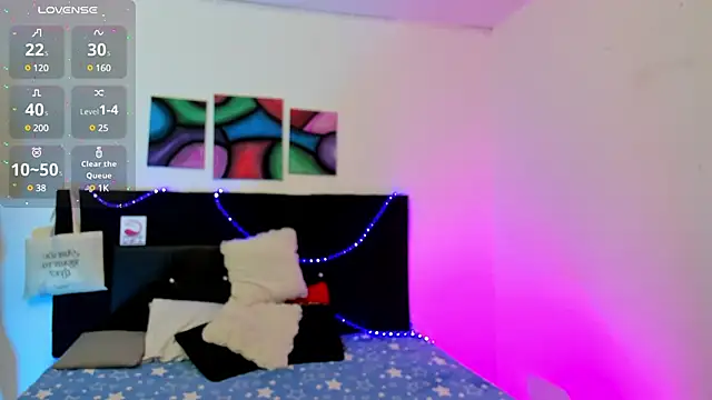 Snapshot of im_angels77 chatting on 02.13.25 im angels77 online show from 02.13.25