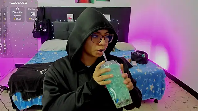 Snapshot of im_angels77 chatting on 03.18.25 im angels77 online show from 03.18.25