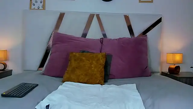 JaylaScott   online show from 02.04.25