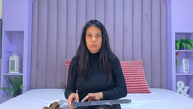 JaylaScott   online show from 07.28.26