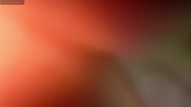 Snapshot of zaraycloover chatting on 11.22.25 zaraycloover online show from 11.22.25