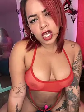 Snapshot of EmmaHot chatting on 04.01.26 EmmaHot online show from 04.01.26