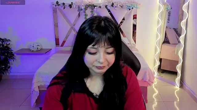 hina tay online show from 04.27.26