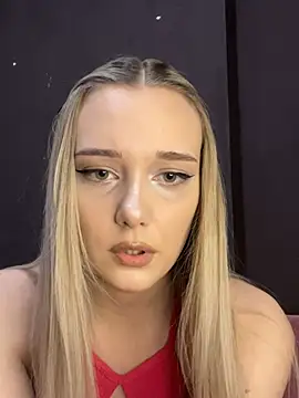 Snapshot of Alisa_Rise chatting on 12.28.24 Alisa Rise online show from 12.28.24