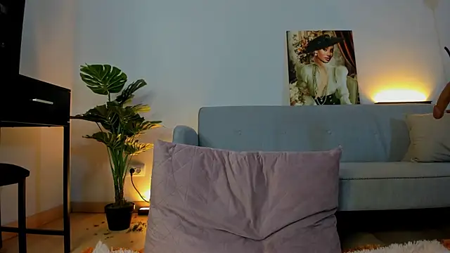Mia  Milan online show from 08.08.26