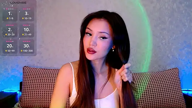Snapshot of Min_Jee_ chatting on 03.04.25 Min Jee  online show from 03.04.25