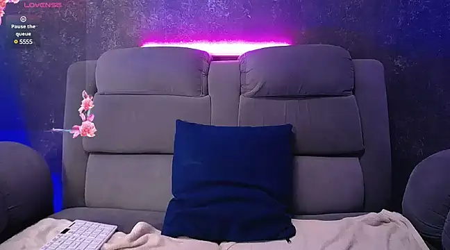 Snapshot of hannaa_jhoonson chatting on 12.13.24 hannaa jhoonson online show from 12.13.24