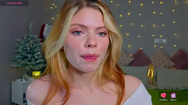 Snapshot of Red__Candy chatting on 01.09.26 Red Candy online show from 01.09.26