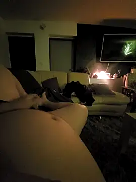 Snapshot of Macanxxx chatting on 12.21.24 Macanxxx online show from 12.21.24