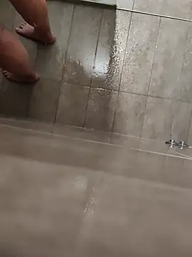 Snapshot of Macanxxx chatting on 10.29.25 Macanxxx online show from 10.29.25