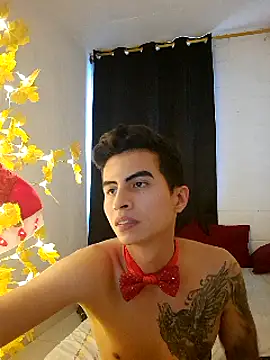 Snapshot of Velk_hot chatting on 12.13.24 Velk hot online show from 12.13.24