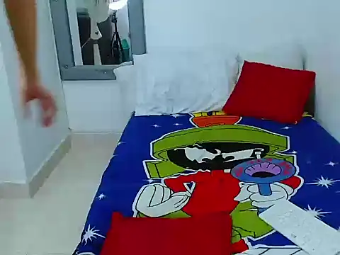 Snapshot of Velk_hot chatting on 11.20.25 Velk hot online show from 11.20.25