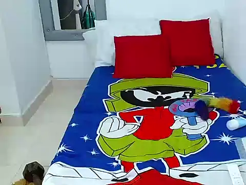 Snapshot of Velk_hot chatting on 11.21.25 Velk hot online show from 11.21.25