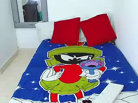 Snapshot of Velk_hot chatting on 11.22.25 Velk hot online show from 11.22.25