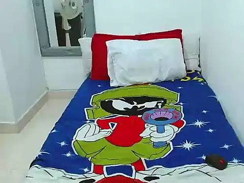 Snapshot of Velk_hot chatting on 11.26.25 Velk hot online show from 11.26.25