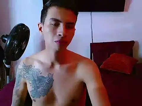 Snapshot of Velk_hot chatting on 06.19.26 Velk hot online show from 06.19.26
