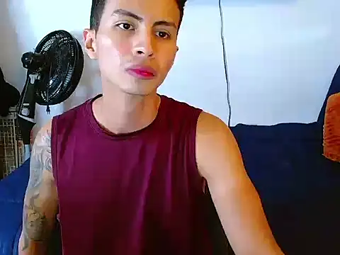 Snapshot of Velk_hot chatting on 07.29.26 Velk hot online show from 07.29.26