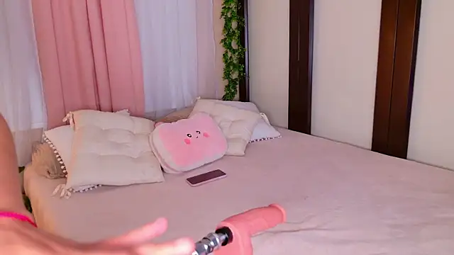 Zafiiro Blue online show from 12.15.25