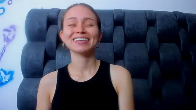 Snapshot of fulfill_fantasies1 chatting on 12.15.25 fulfill fantasies1 online show from 12.15.25