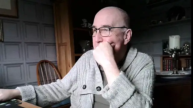 Snapshot of Adamdaddybear chatting on 01.08.25 Adamdaddybear online show from 01.08.25