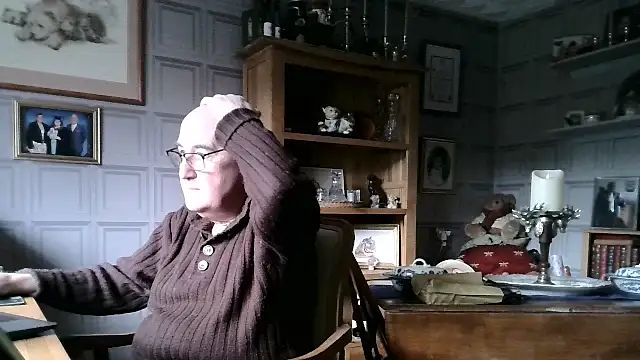 Snapshot of Adamdaddybear chatting on 01.19.25 Adamdaddybear online show from 01.19.25