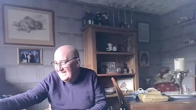 Snapshot of Adamdaddybear chatting on 01.21.25 Adamdaddybear online show from 01.21.25