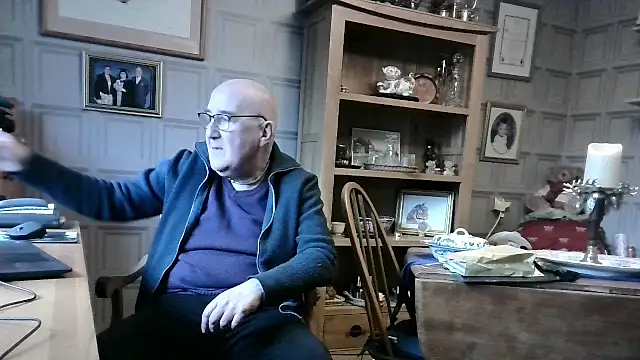 Snapshot of Adamdaddybear chatting on 01.26.25 Adamdaddybear online show from 01.26.25