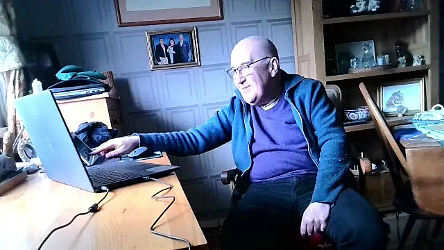 Snapshot of Adamdaddybear chatting on 01.27.25 Adamdaddybear online show from 01.27.25