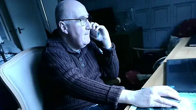 Snapshot of Adamdaddybear chatting on 02.08.25 Adamdaddybear online show from 02.08.25