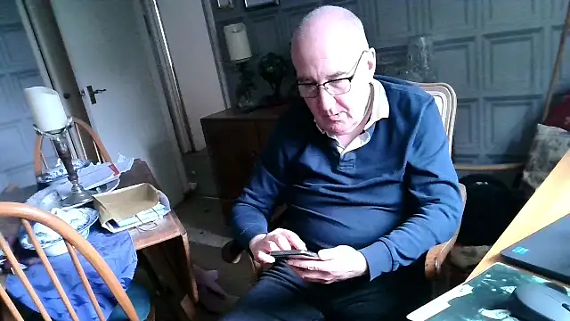 Snapshot of Adamdaddybear chatting on 02.15.25 Adamdaddybear online show from 02.15.25