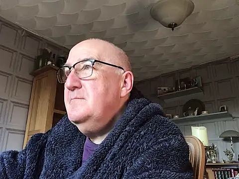 Snapshot of Adamdaddybear chatting on 03.01.25 Adamdaddybear online show from 03.01.25