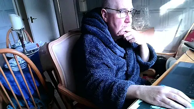 Snapshot of Adamdaddybear chatting on 03.08.25 Adamdaddybear online show from 03.08.25