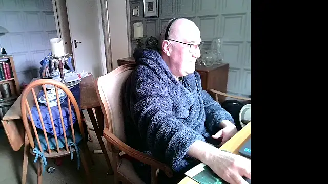 Snapshot of Adamdaddybear chatting on 03.17.25 Adamdaddybear online show from 03.17.25