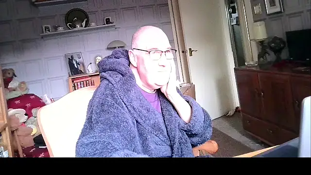 Snapshot of Adamdaddybear chatting on 03.21.25 Adamdaddybear online show from 03.21.25