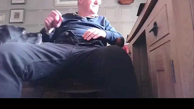 Snapshot of Adamdaddybear chatting on 03.21.25 Adamdaddybear online show from 03.21.25