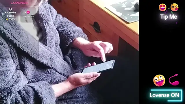 Snapshot of Adamdaddybear chatting on 09.13.25 Adamdaddybear online show from 09.13.25